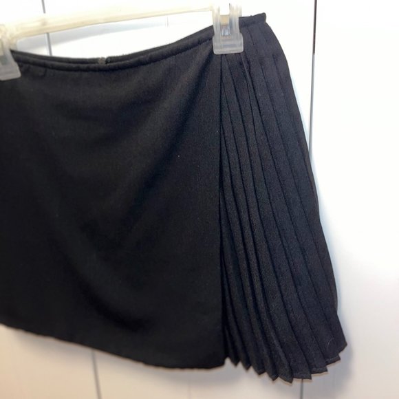 Black Pleated Skirt - Picture 2 of 4